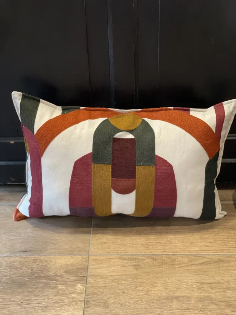 coussin en lin brodé