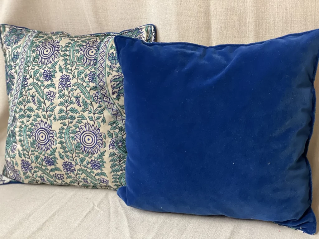 coussins brodes dos velours 40x40