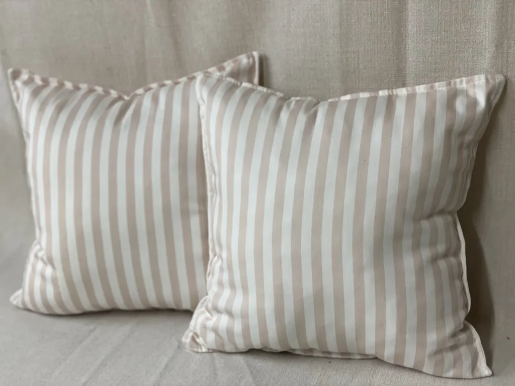 coussins rayes roses 32x32